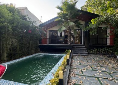 فروش ویلا نعمت‌آباد ۳۰۰متری استخر روباز شهرک پای کوه ۳خواب سندتکبرگ | ۳۰۰ متر