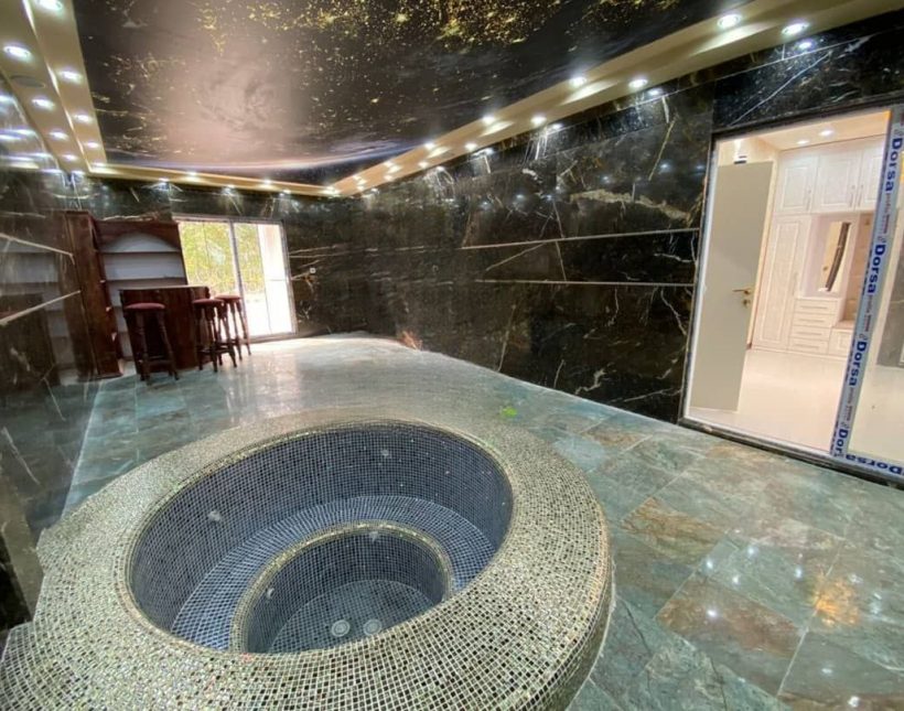 خرید ویلای زیبای کلاسیک استخردار با زمین ۸۰۰ متر سند دار | ۸۰۰ متر