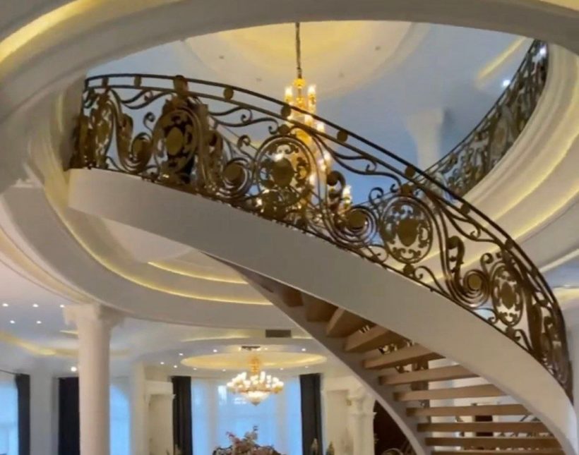 فروش عمارت 1000 متری زیبای استخردار مدارک تکمیل | 1000 متر