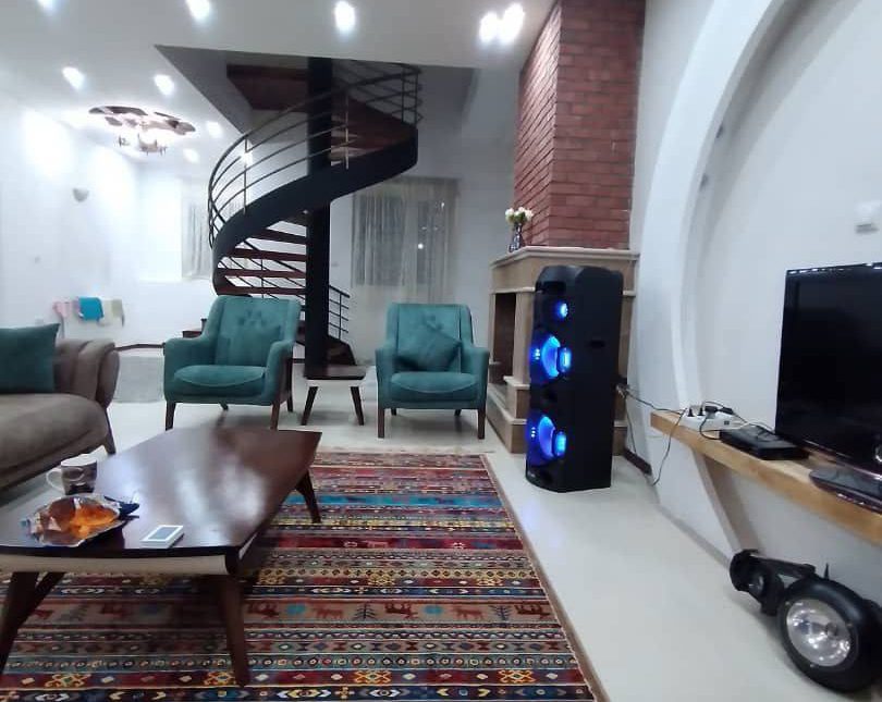 خرید ویلا دوبلکس ۳۵۰ متری استخردار شهرکی با ویو ابدی جنگل | 350 متر