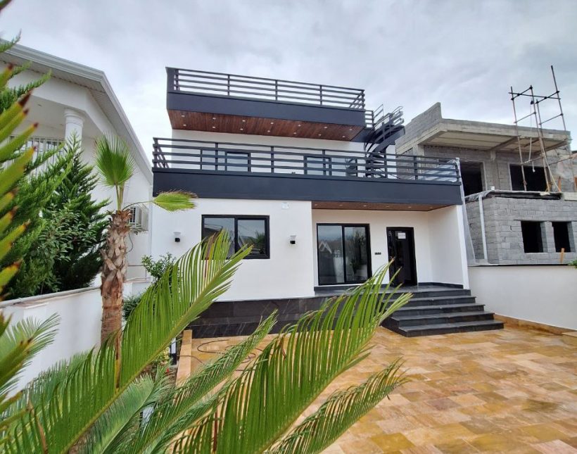 خرید ویلا با ۱۰۰ متر روف شهرکی | ۲۳۰ متر