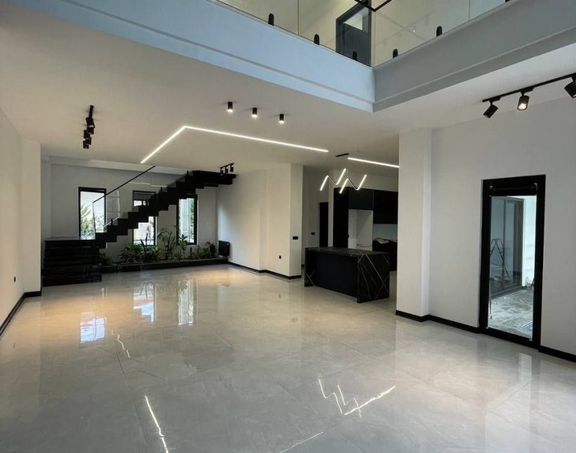 خرید ویلا مدرن ۳۸۰ متر زمین استخر داخلی | ۳۸۰ متر