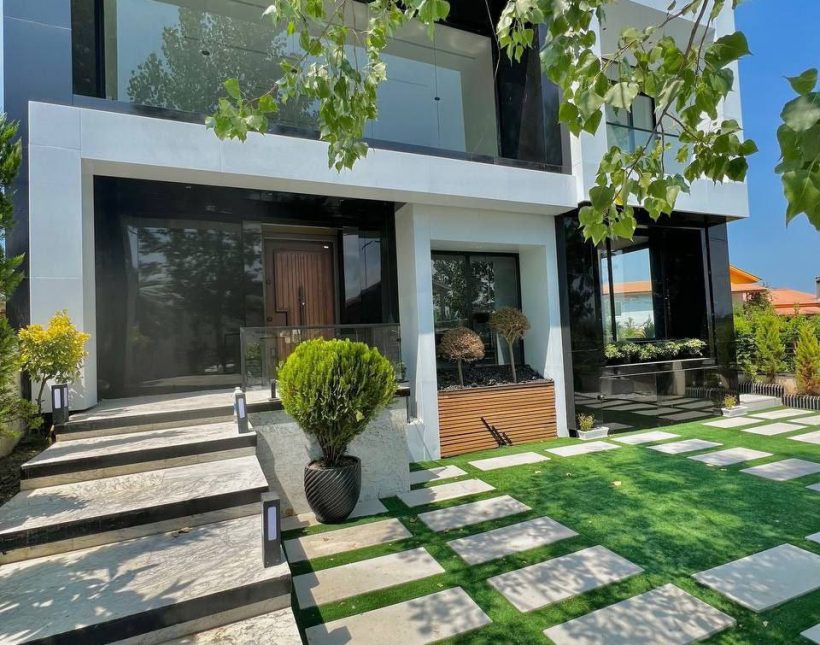 خرید ویلا استخر داخلی با ۳۰۰ متر زمین | ۳۰۰ متر