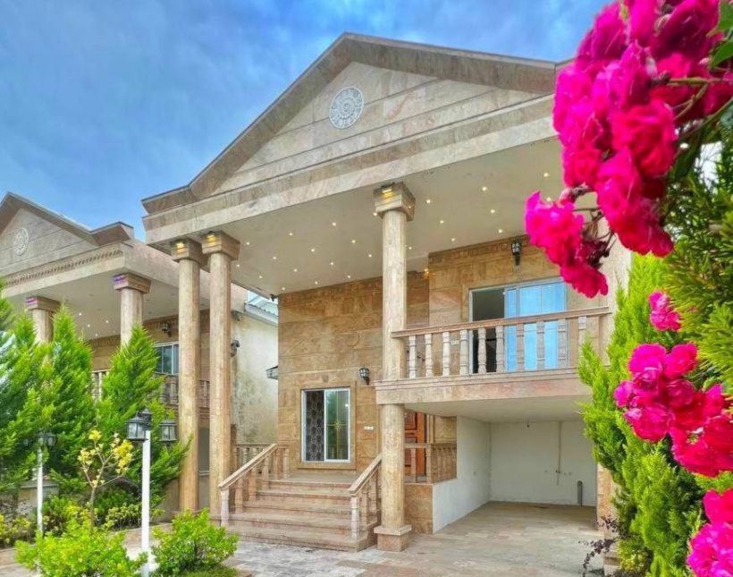 خرید ویلا نما سنگ ۲۵۰ متر زمین | ۲۵۰ متر
