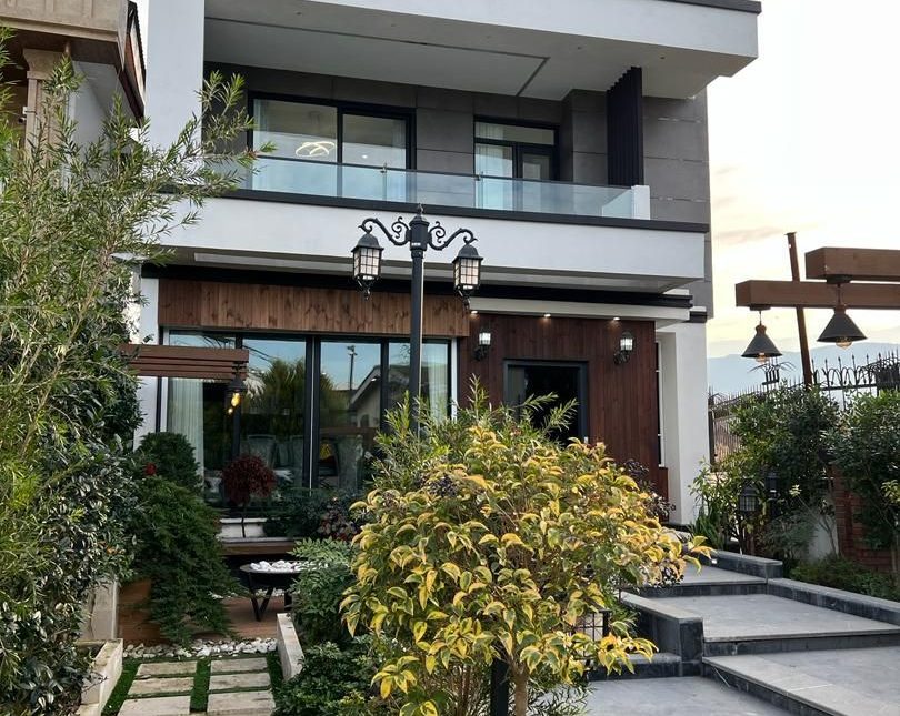 خرید ویلا فوق لاکچری با ۳۰۰ متر زمین | ۳۰۰ متر