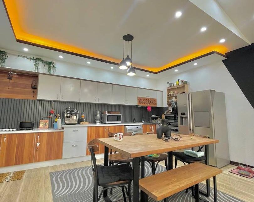 فروش باغ ویلا نیم پیلوت 240 متری سند تک برگ | 250 متر