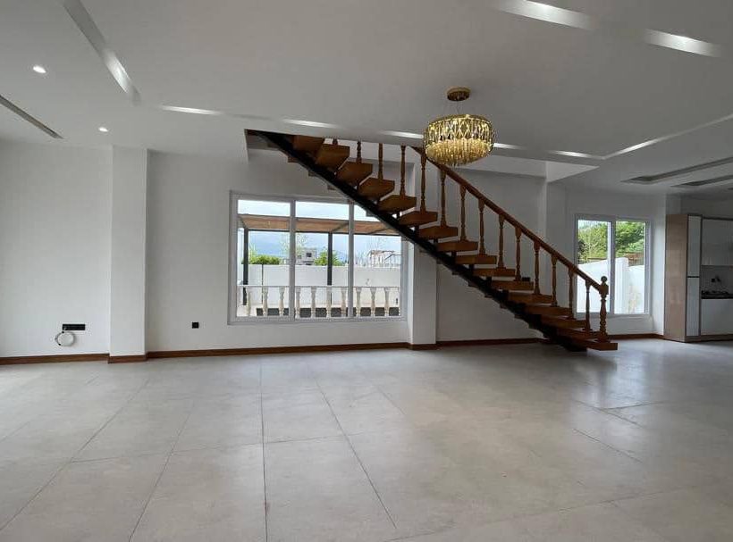 خرید ویلا رویان با سند تک برگ ششدانگ استخردار | 412 متر