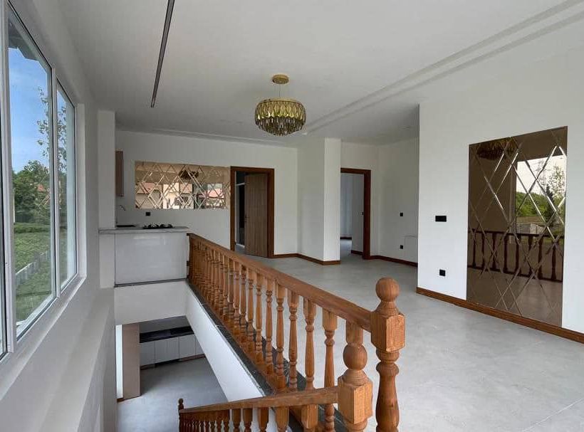 خرید ویلا رویان با سند تک برگ ششدانگ استخردار | 412 متر