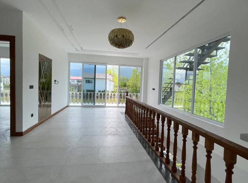 خرید ویلا رویان با سند تک برگ ششدانگ استخردار | 412 متر