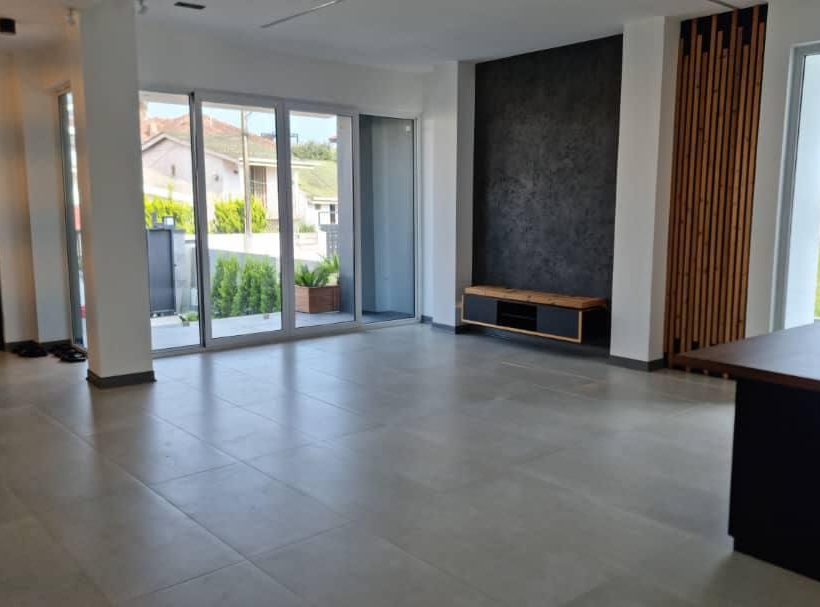 خرید ویلا ونوش دوبلکس با سند تک برگ استخر دار | 300 متر