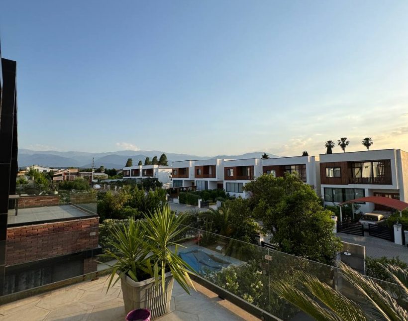 خرید ویلا استخردار فول فرنیش ۲۶۰ متری منطقه آپادانا چمستان | 260 متر