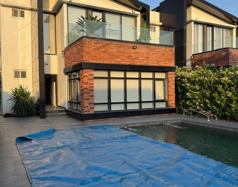 خرید ویلا استخردار فول فرنیش ۲۶۰ متری منطقه آپادانا چمستان | 260 متر