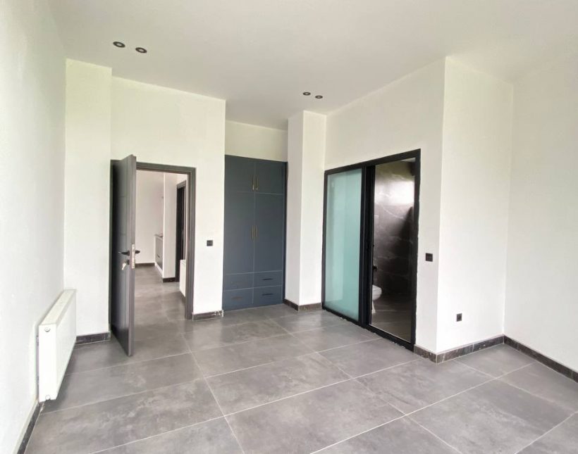 خرید ویلا در نوشهر ونوش سند دار استخر و جکوزی | 350 متر