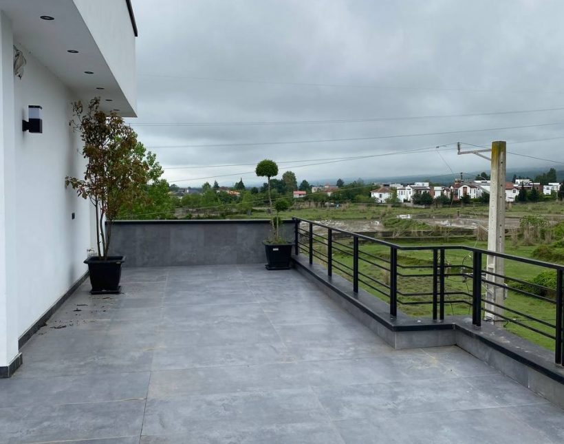 خرید ویلا در نوشهر ونوش سند دار استخر و جکوزی | 350 متر