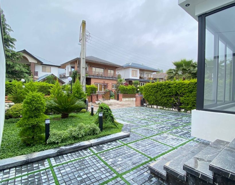 خرید ویلا در نوشهر ونوش سند دار استخر و جکوزی | 350 متر