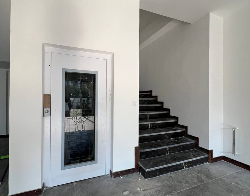 خرید ویلا نوشهر ۵۷۰ متری آسانسور استخر و روف سند ششدانگ | 430 متر