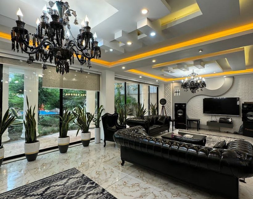 خرید کاخ ویلای ۵۰۰ متری با استخر روباز در شهرک سعادتآباد | ۵۰۰ متر