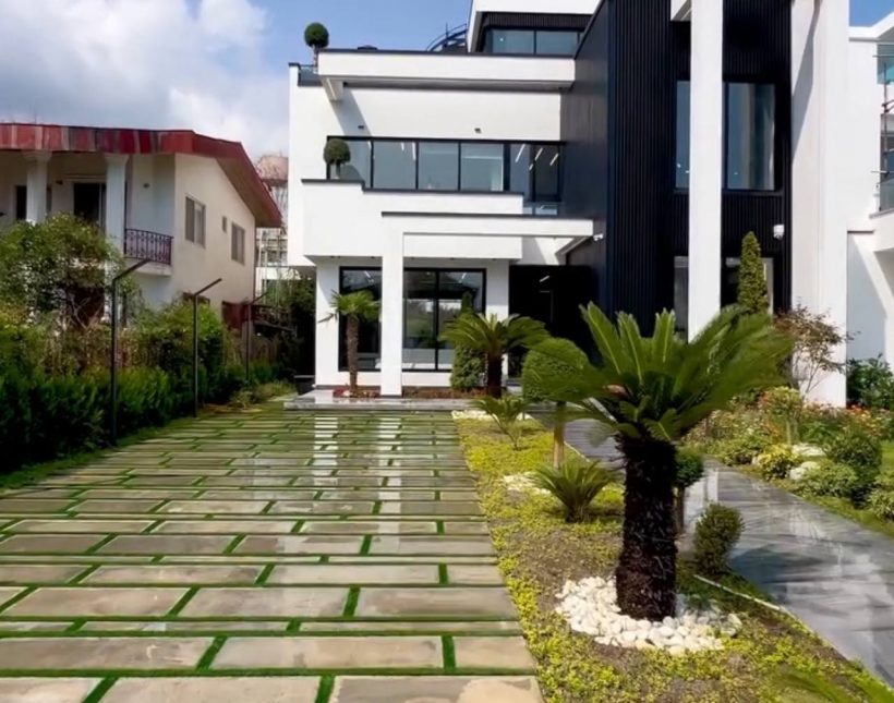 خرید ویلای ۵۵۰ متری مبله با استخر چلندر نوشهر | ۵۵۰ متر