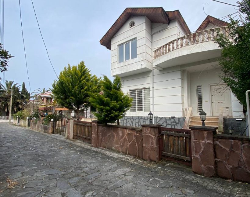 خرید ویلا ۲۰۰ متری سه خوابه داخل شهرک چلندر نوشهر | 200 متر