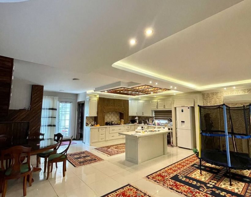 خرید ویلا باغ جنگلی سند دار در منطقه سعادت آباد | 530 متر