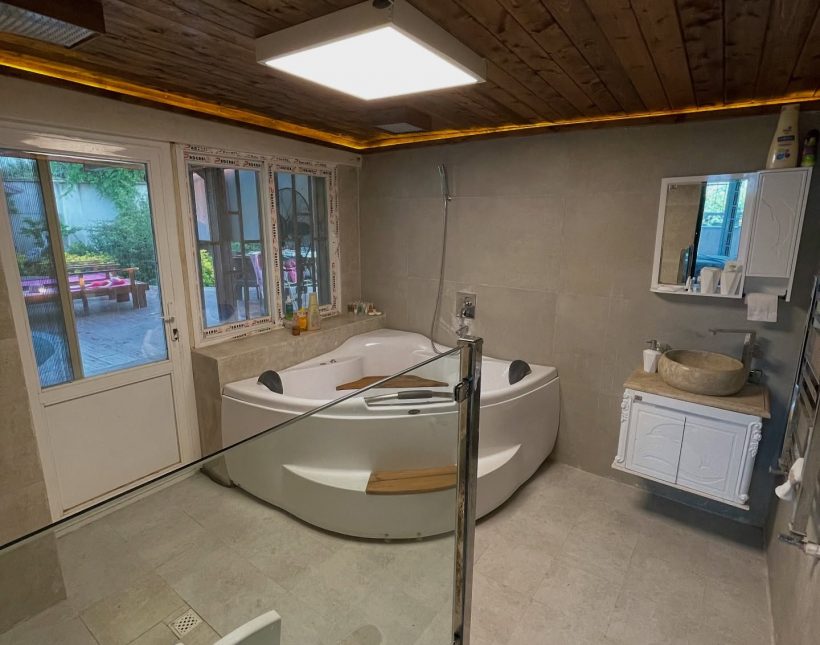 خرید باغ ویلای ۶۰۰ متری با استخر و شهرکی در چمستان سعادتآباد | ۶۰۰ متر