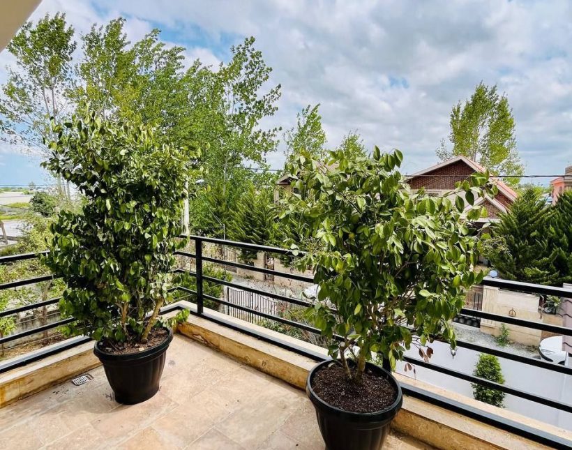 خرید ویلا در نور سرکاج ۲۸۰ متری استخردار سند تک برگ | ۲۸۰ متر