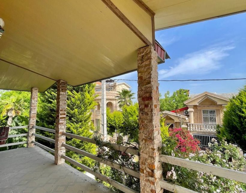 خرید ویلا باغ کلاسیک 4 خواب با استخر داخلی منطقه آهودشت | 300 متر