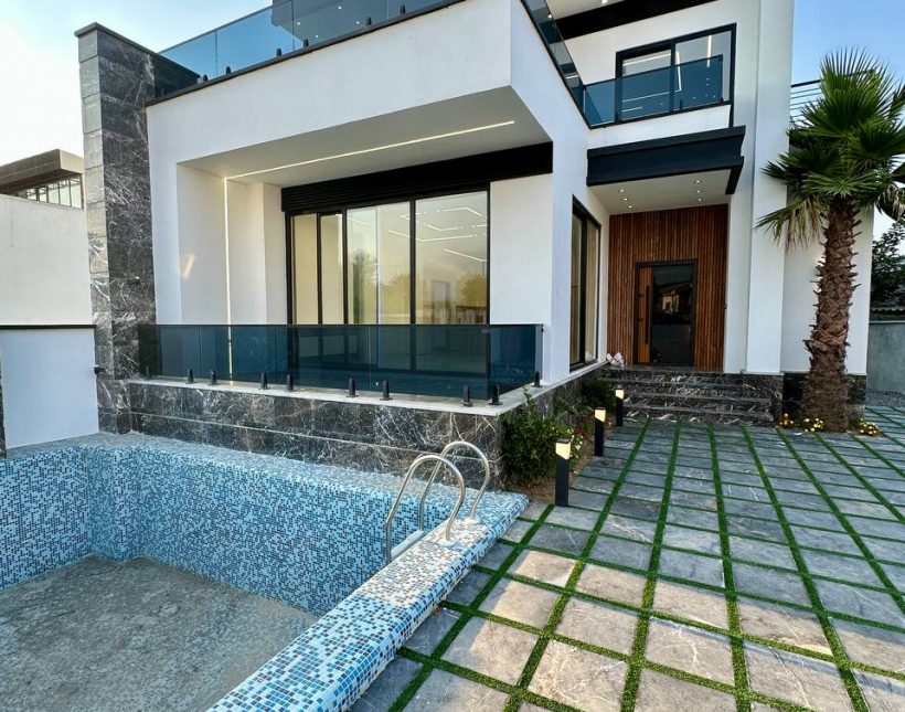 خرید ویلا دوبلکس مدرن ۳۶۰ متری روف دار نور الیمالات | ۳۶۰ متر