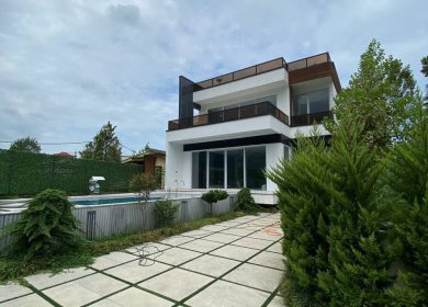 خرید ویلا استخردار با ویو فوق‌العاده منطقه وازیوار نوشهر | 320 متر