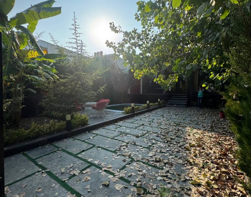 فروش ویلا شهرکی استخر دار در چمستان نعمت‌آباد | ۳۲۰ متر