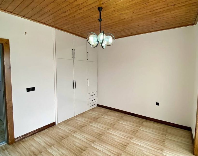 خريد ويلا نيم پيلوت ٣٥٠ متري با جكوزي در چمستان | 350 متر