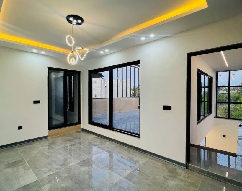 خرید ویلا مدرن ۱۵۰متر با سند تک برگ عرصه و اعیان هم صفا | ۱۵۰ متر