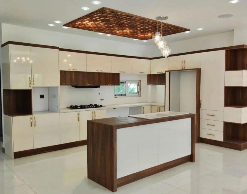 خرید کاخ ویلا شیک استخردار شهرکی جنگلی مدارک تکمیل | ۳۰۰ متر