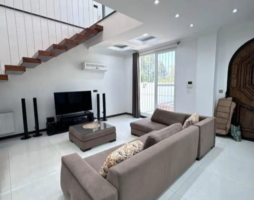 خرید ویلا در جوربند چمستان ۴۰۰متری دوبلکس نما رومی استخردار | ۴۰۰ متر