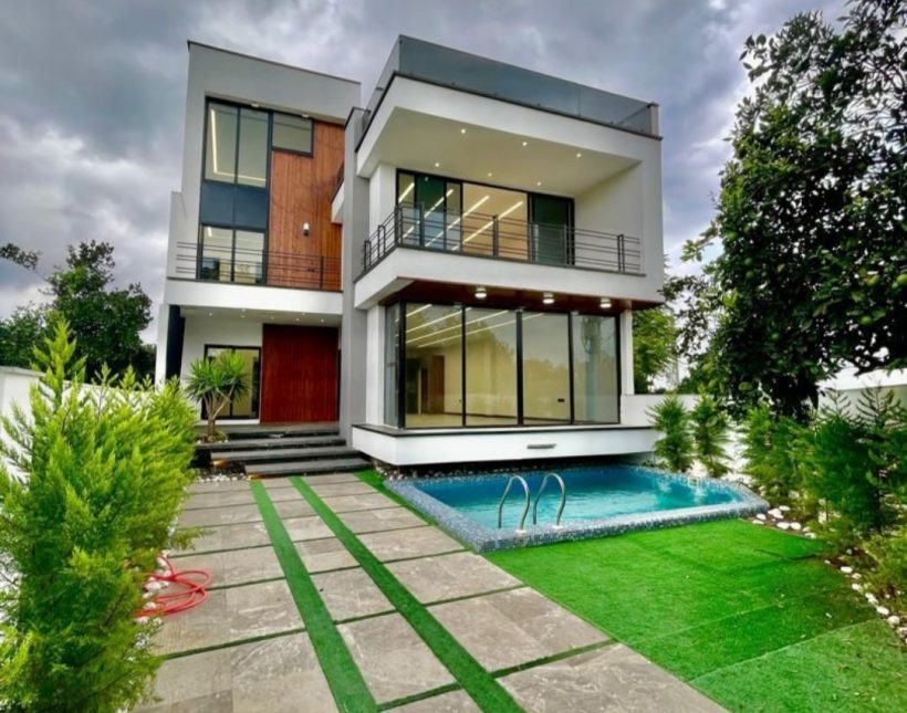 خرید ویلا دوبلکس مدرن استخردار روفگاردن ویو ابدی سند دار | ۳۰۰ متر