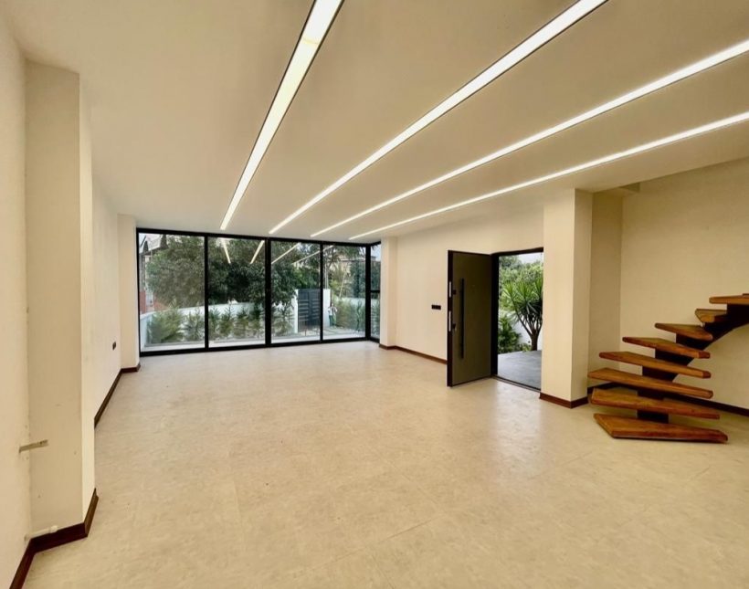 خرید ویلا دوبلکس مدرن استخردار روفگاردن ویو ابدی سند دار | ۳۰۰ متر