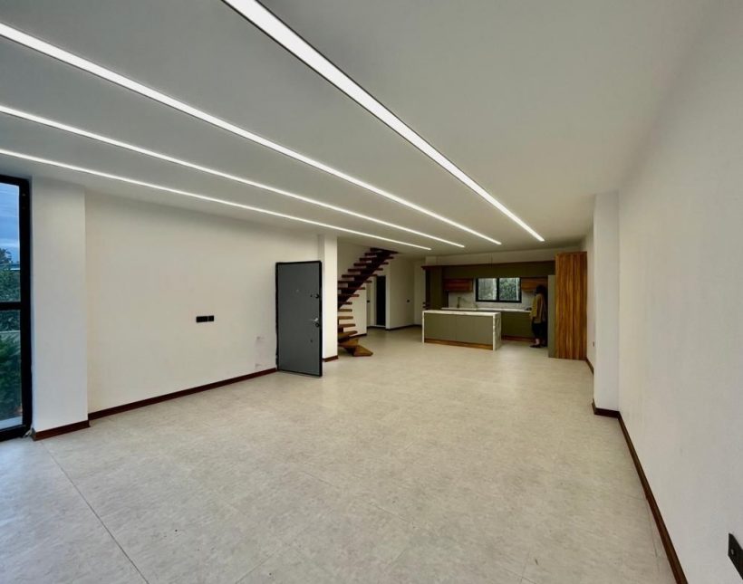 خرید ویلا دوبلکس مدرن استخردار روفگاردن ویو ابدی سند دار | ۳۰۰ متر