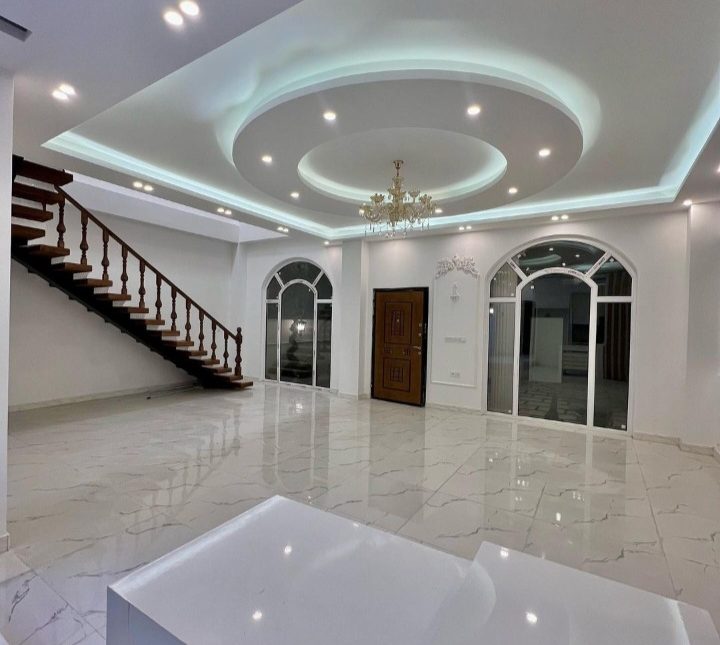 خرید کاخ ویلا کلاسیک استخر داخلی جاده جنگلی ایزدشهر سند دار | ۳۰۰ متر