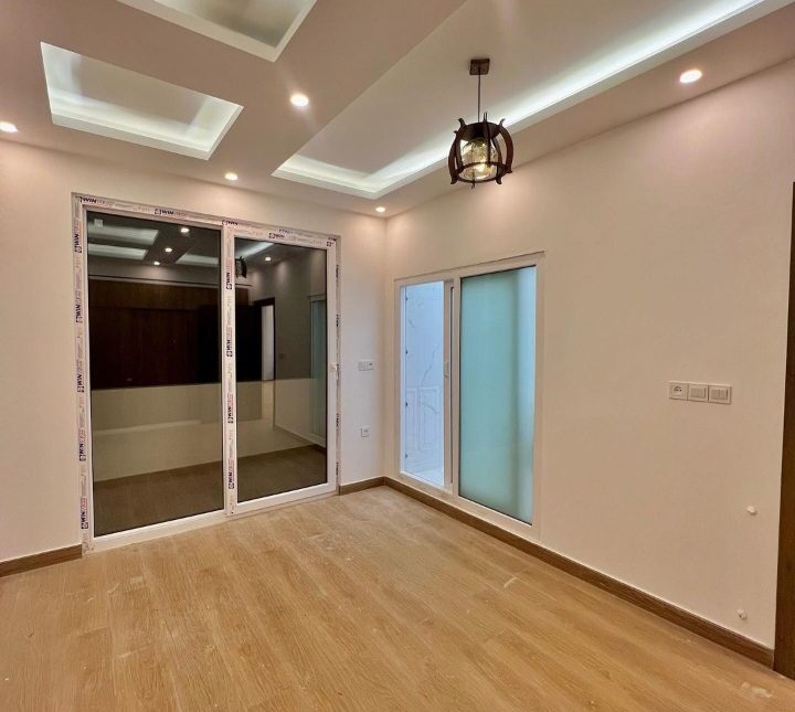 خرید کاخ ویلا کلاسیک استخر داخلی جاده جنگلی ایزدشهر سند دار | ۳۰۰ متر