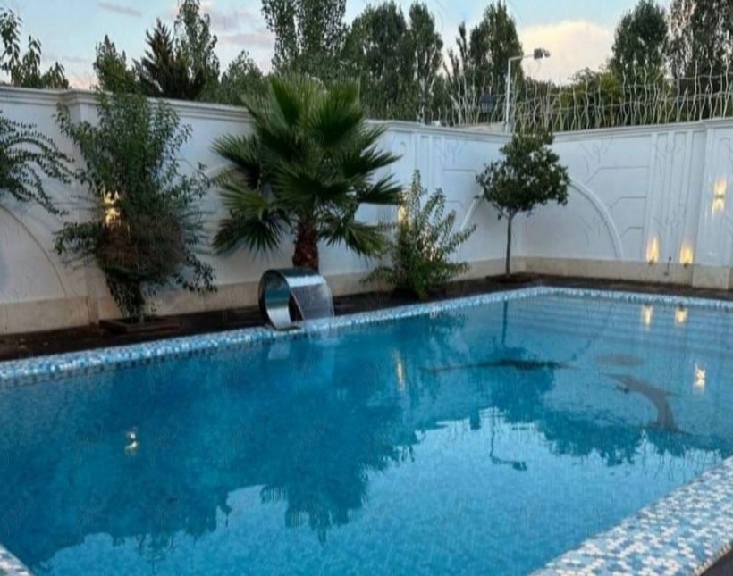 خرید ویلا شیک ۳۵۰ متری فول مبله استخردار شهرک برند | ۳۵۰ متر