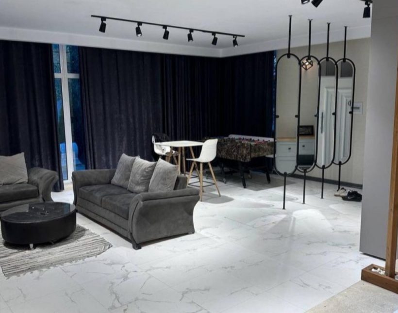 خرید ویلا شیک ۳۵۰ متری فول مبله استخردار شهرک برند | ۳۵۰ متر