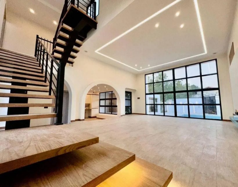 خرید ویلا در نور ۳۵۰ متری مدرن هوشمند استخردار | ۳۵۰ متر