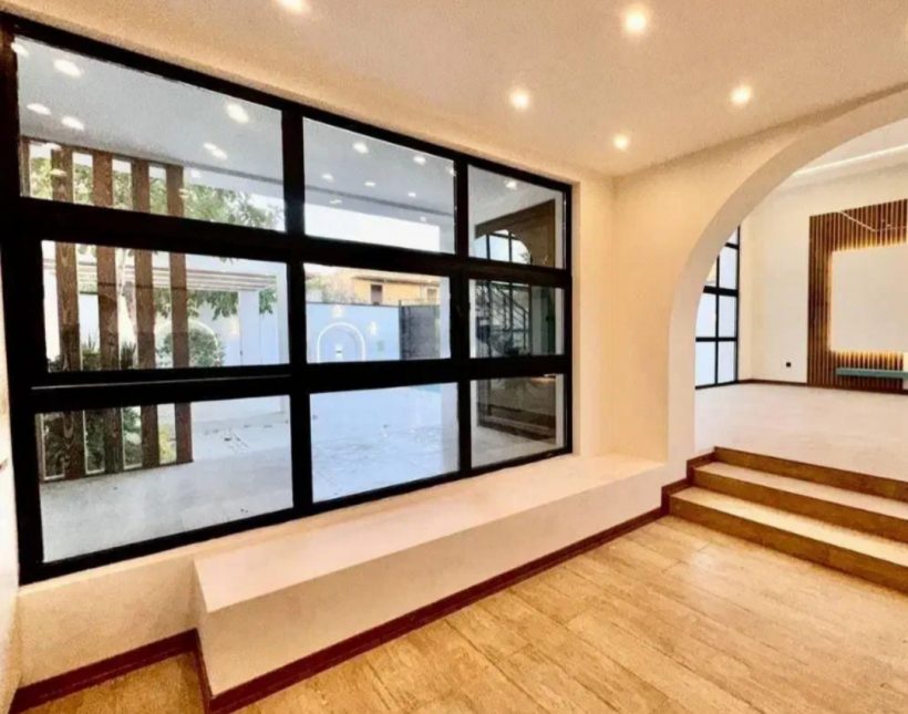 خرید ویلا در نور ۳۵۰ متری مدرن هوشمند استخردار | ۳۵۰ متر