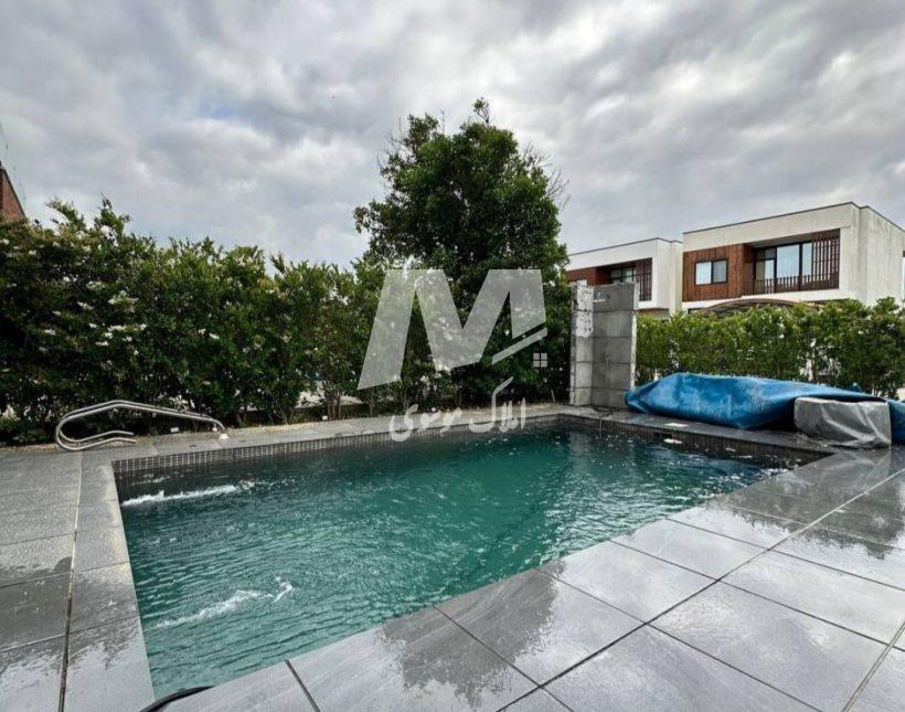 خرید ویلا آپادانا چمستان مدرن استخردار شهرک هم تیپ | ۳۰۰ متر