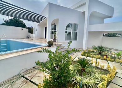 خرید ویلا در نور ۳۵۰ متری مدرن استخردار شهرک برند | ۳۵۰ متر