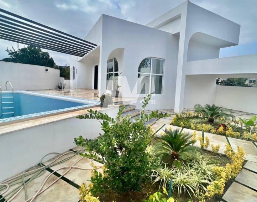 خرید ویلا در نور ۳۵۰ متری مدرن استخردار شهرک برند | ۳۵۰ متر