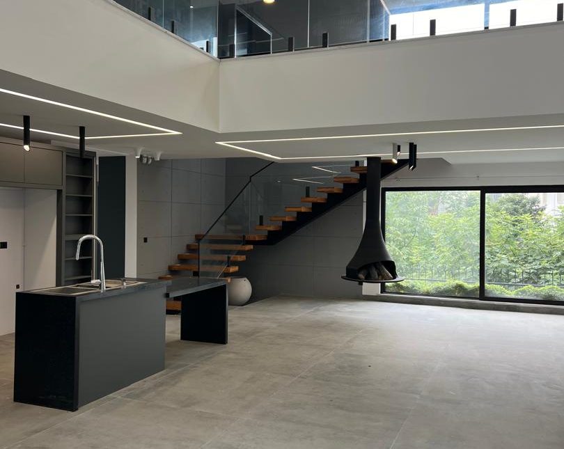 فروش ویلا با معماری مدرن در موقعیت عالی | 300 متر