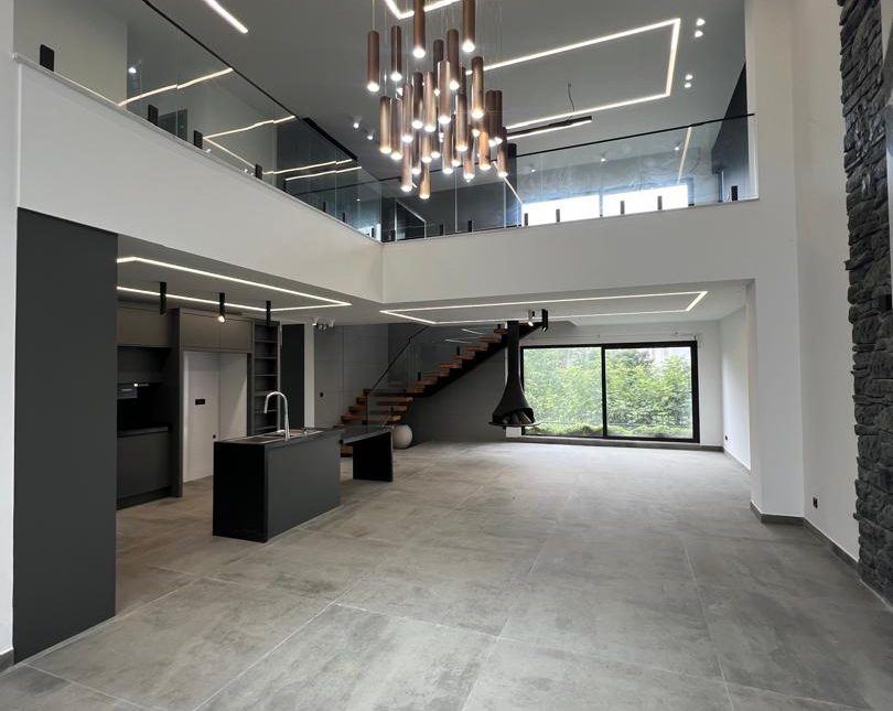 فروش ویلا با معماری مدرن در موقعیت عالی | 300 متر