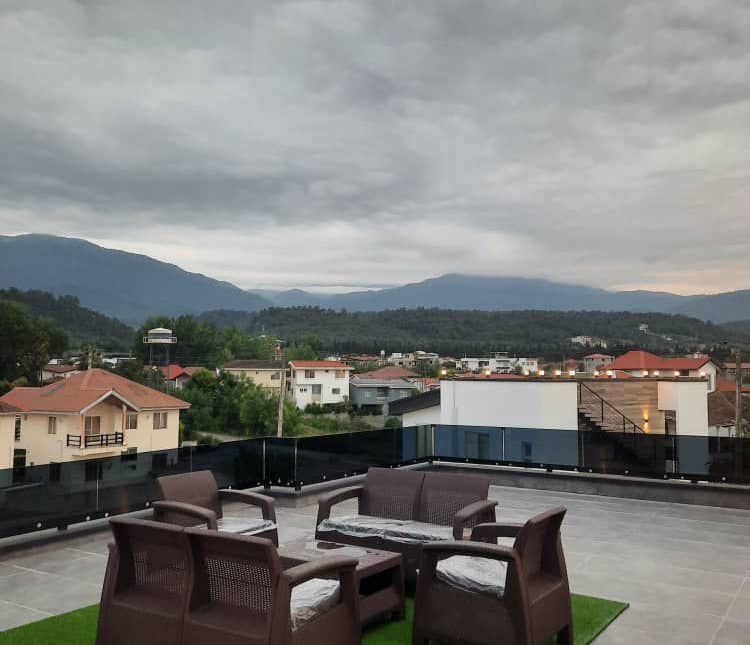 خرید ویلا باغ استخردار فول امکانات سند تک برگ 580 متری رویان | 580 متر