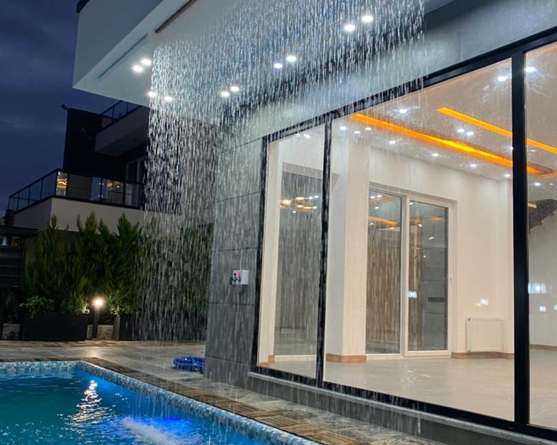 خرید ویلا باغ استخردار فول امکانات سند تک برگ 580 متری رویان | 580 متر